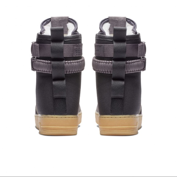 Nike SF Air Force 1 Premium Sneaker - Picture 12 of 12